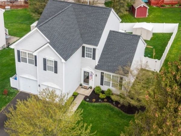 71 Saxton Dr, Hackettstown, NJ 07840