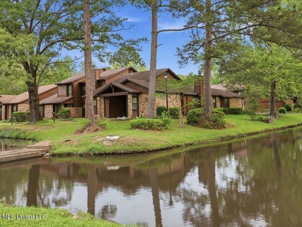 26 Shore Drive, Clinton, MS 39056