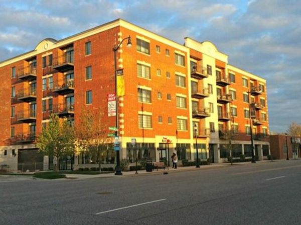 8255 Skokie Boulevard , Unit 501, Skokie, IL 60077
