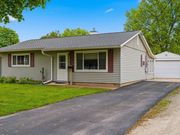 1435 Lanewood Drive , Dixon, IL 61021