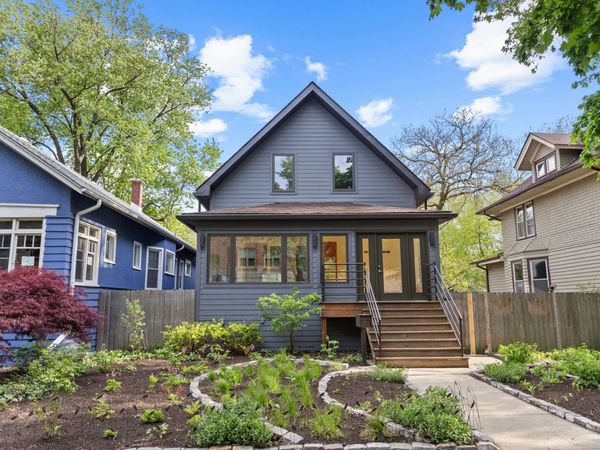 2125 W Greenleaf Avenue, Chicago, IL 60645