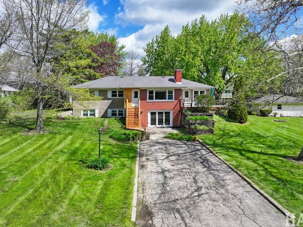 654 Harvard Avenue , Barrington, IL 60010