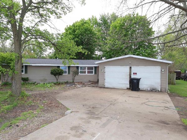 23476 Lawrence Street, South Bend, IN 46628