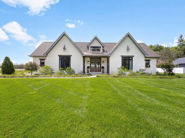 10700 Adams Road, Granger, IN 46530