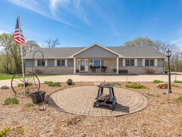 7195 County Road 10 E, Chaska, MN 55318