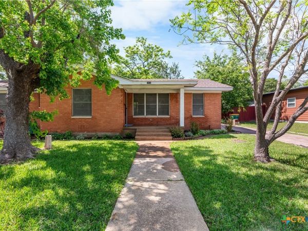 1412 E Leon Street , Gatesville, TX 76528