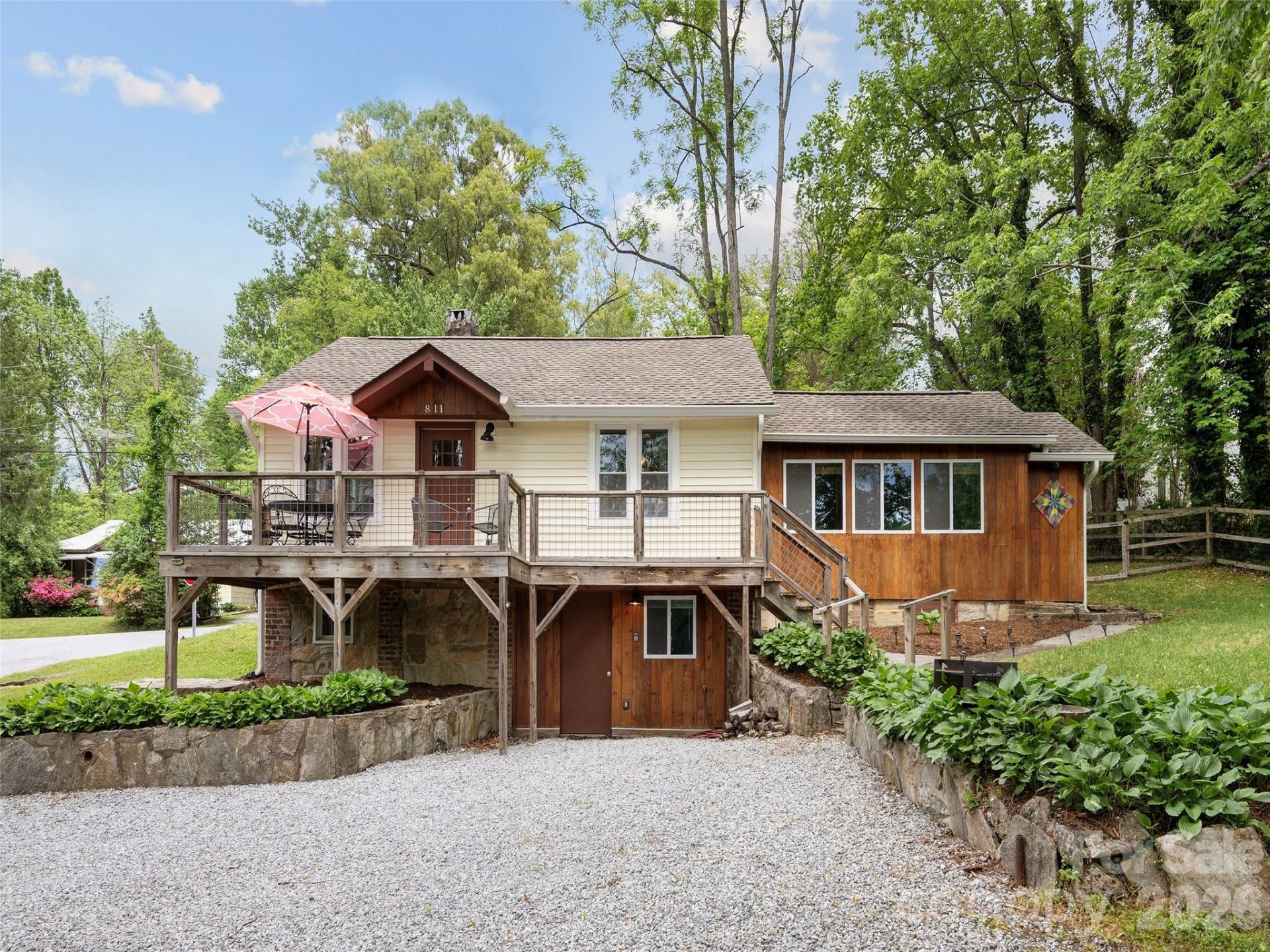811 Miami Terrace, Hendersonville, NC 28791 Main Photo