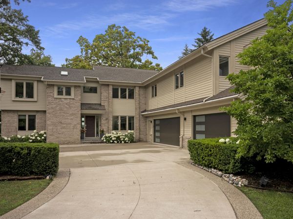 2380 Galaxy Way, Lake Orion, MI 48360
