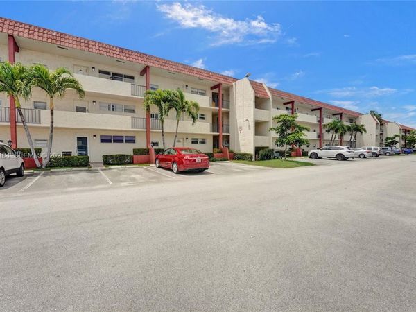 811 S Hollybrook Dr , Unit 207, Pembroke Pines, FL 33025