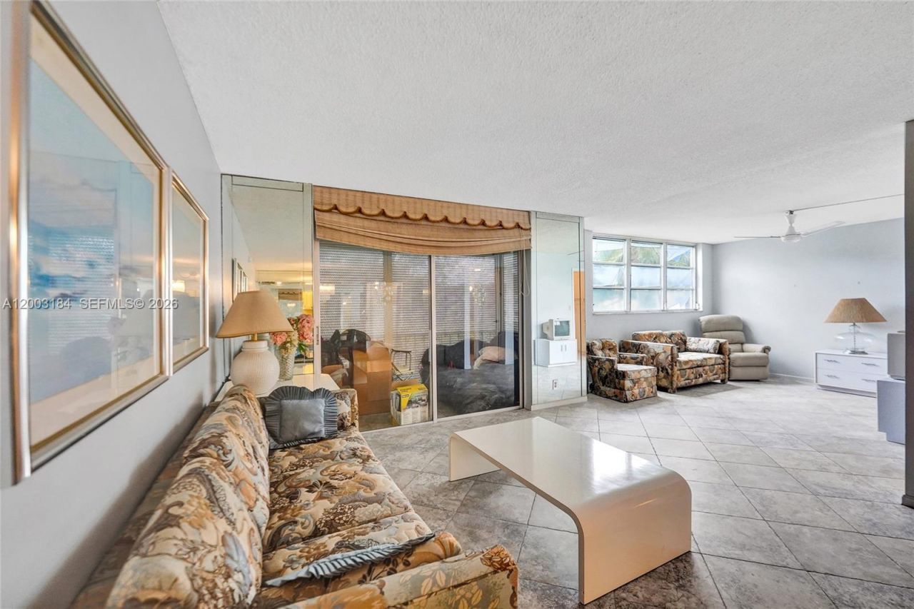 811 S Hollybrook Dr , Unit 207, Pembroke Pines, FL 33025 Photo