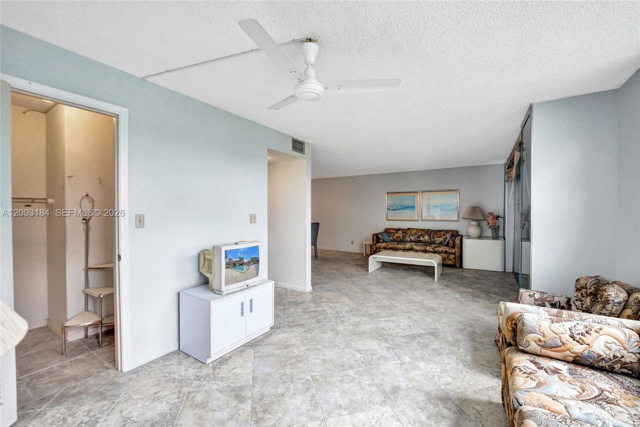 811 S Hollybrook Dr , Unit 207, Pembroke Pines, FL 33025 Photo