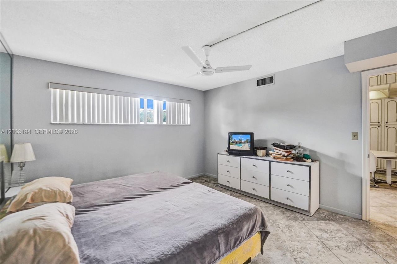 811 S Hollybrook Dr , Unit 207, Pembroke Pines, FL 33025 Photo