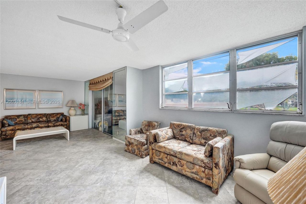 811 S Hollybrook Dr , Unit 207, Pembroke Pines, FL 33025 Photo