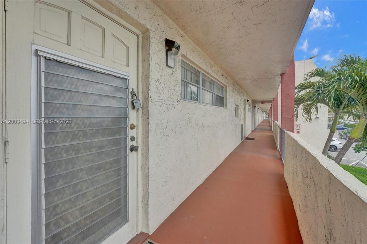 811 S Hollybrook Dr , Unit 207, Pembroke Pines, FL 33025 Photo