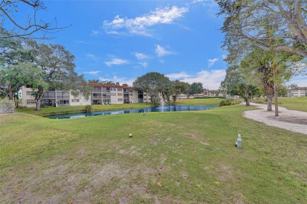 811 S Hollybrook Dr , Unit 207, Pembroke Pines, FL 33025 Photo