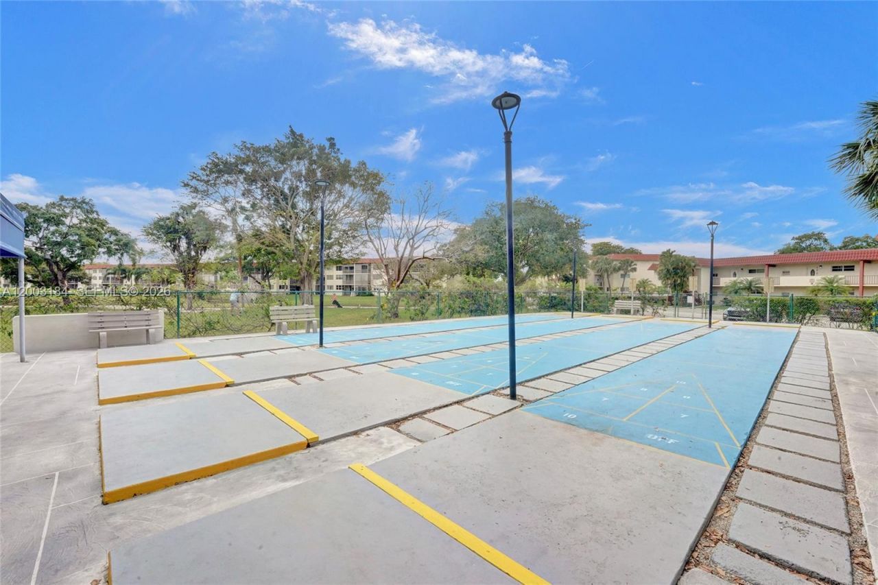 811 S Hollybrook Dr , Unit 207, Pembroke Pines, FL 33025 Photo