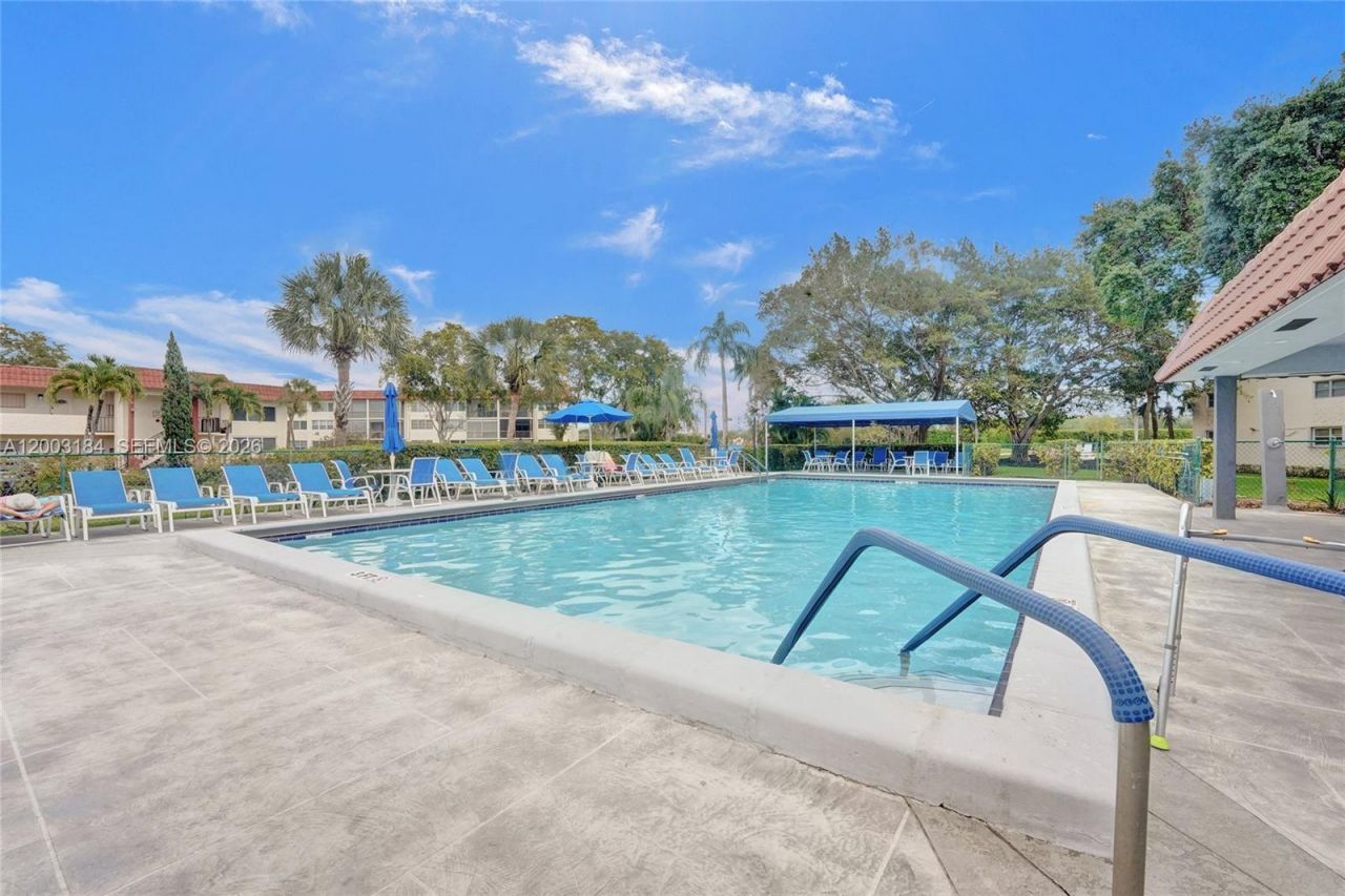 811 S Hollybrook Dr , Unit 207, Pembroke Pines, FL 33025 Photo