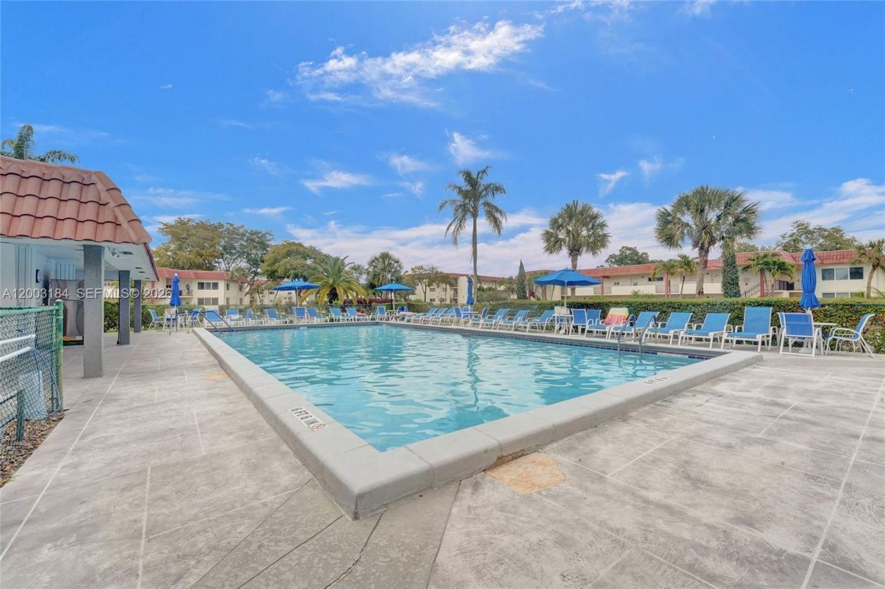 811 S Hollybrook Dr , Unit 207, Pembroke Pines, FL 33025 Photo