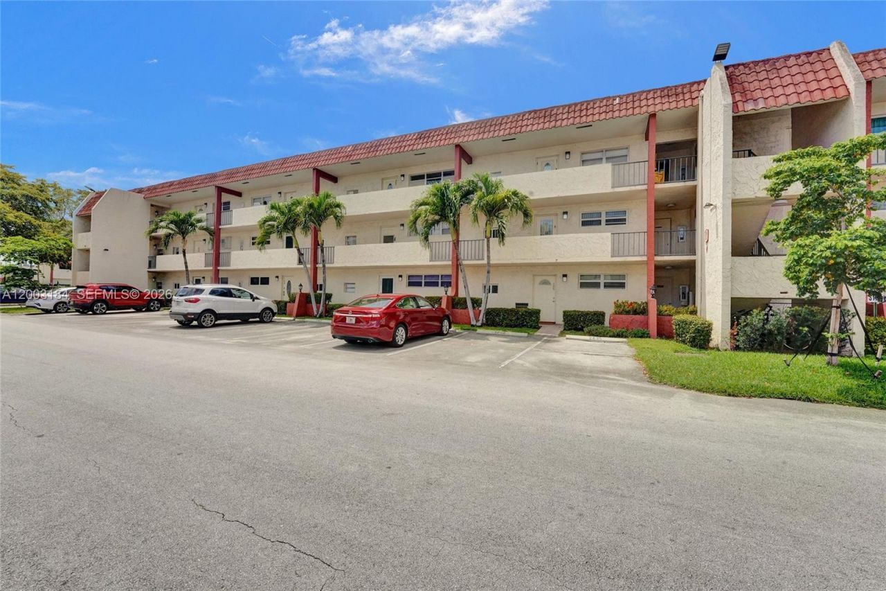811 S Hollybrook Dr , Unit 207, Pembroke Pines, FL 33025 Photo