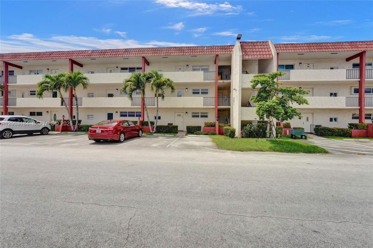 811 S Hollybrook Dr , Unit 207, Pembroke Pines, FL 33025 Photo
