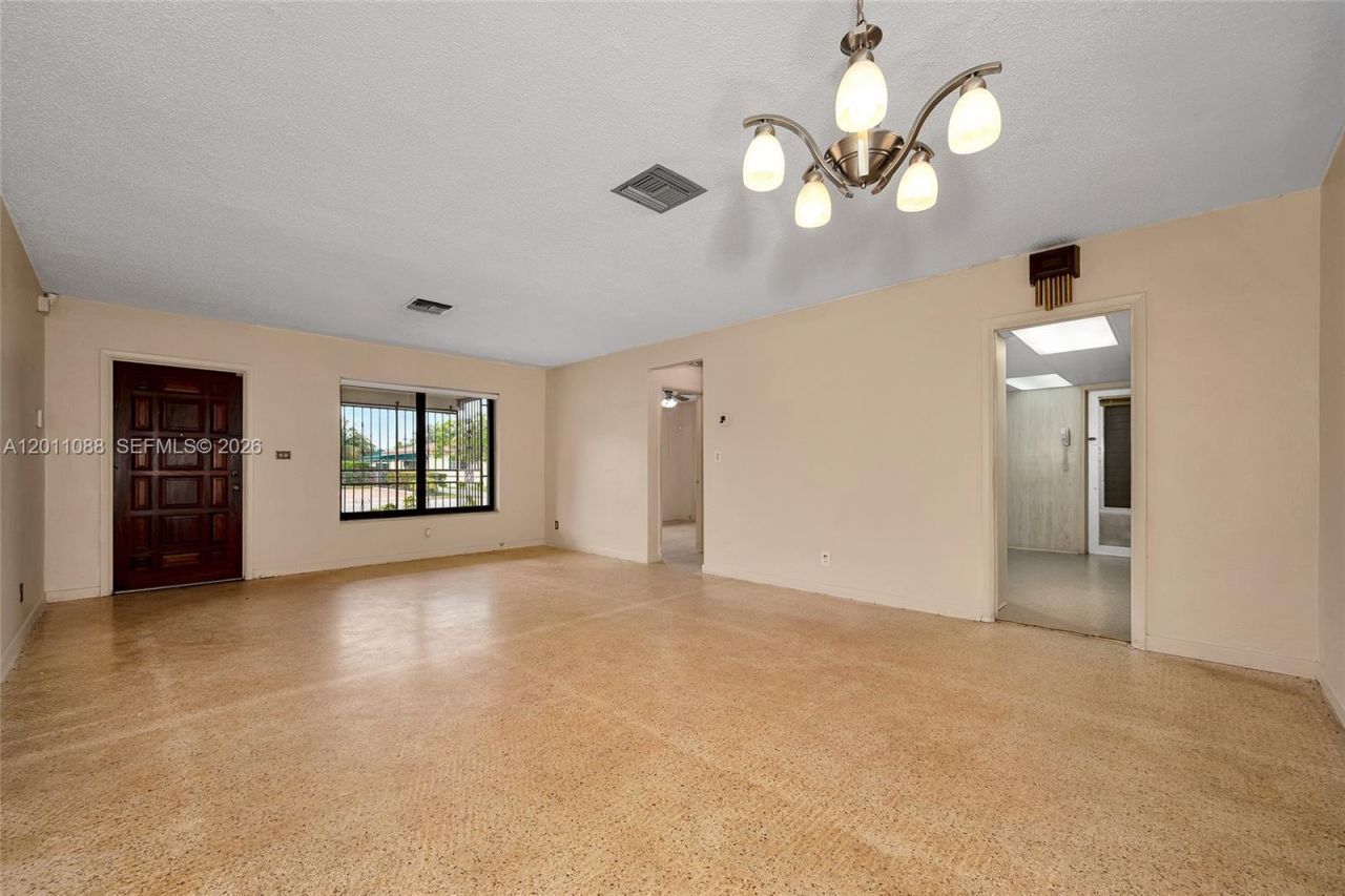 8415 SW 44th St, Miami, FL 33155 Photo