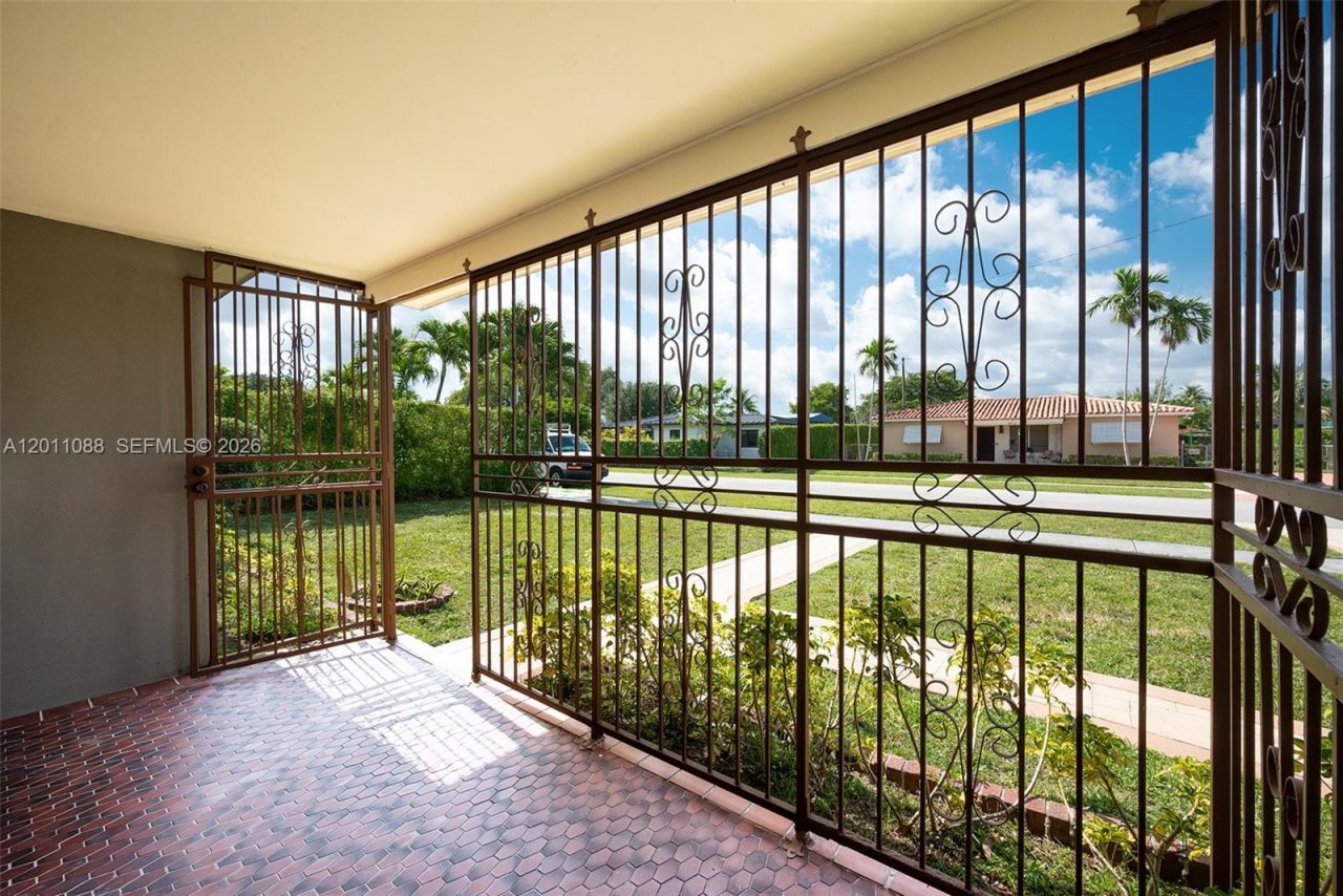 8415 SW 44th St, Miami, FL 33155 Photo
