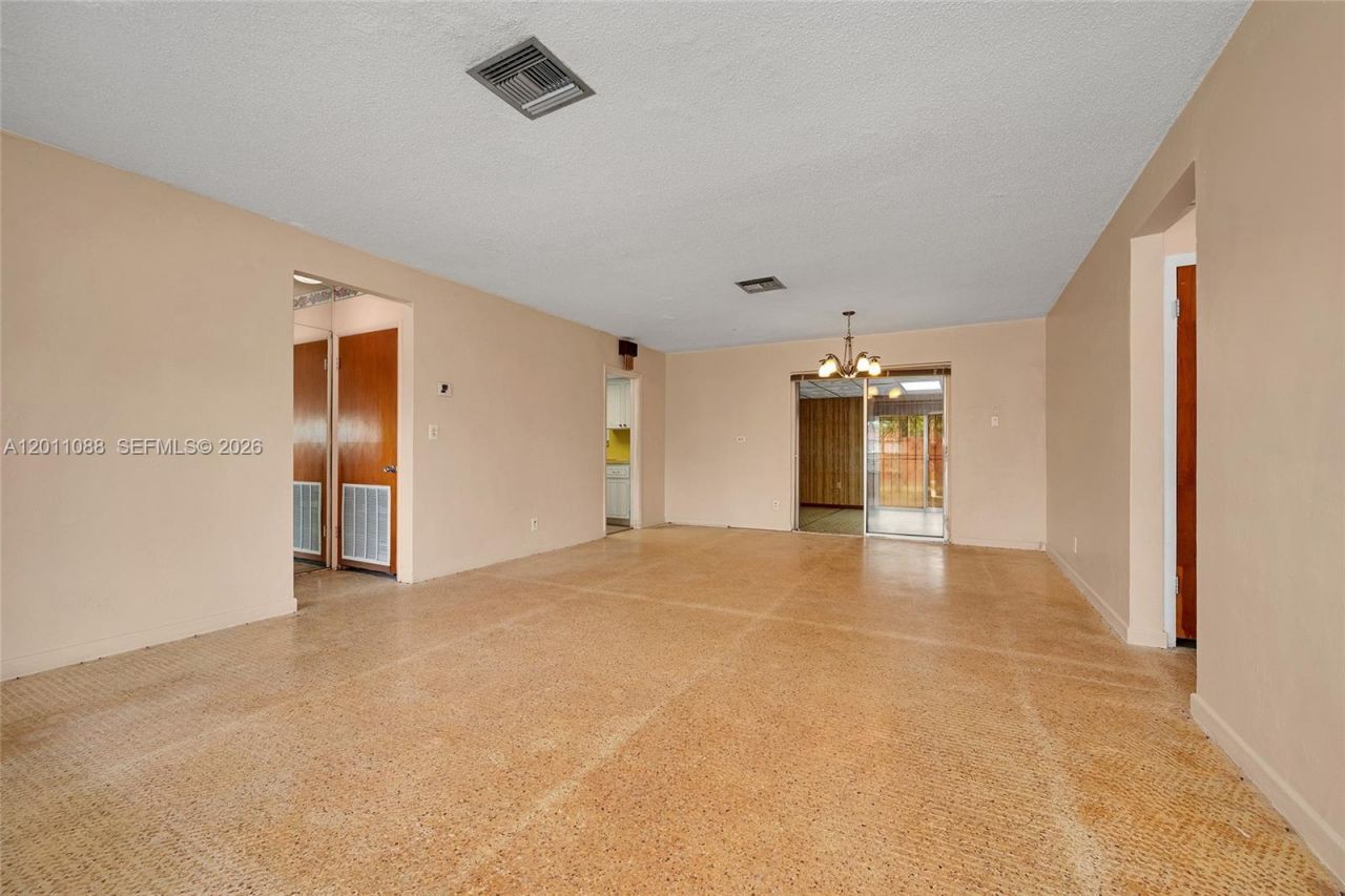 8415 SW 44th St, Miami, FL 33155 Photo