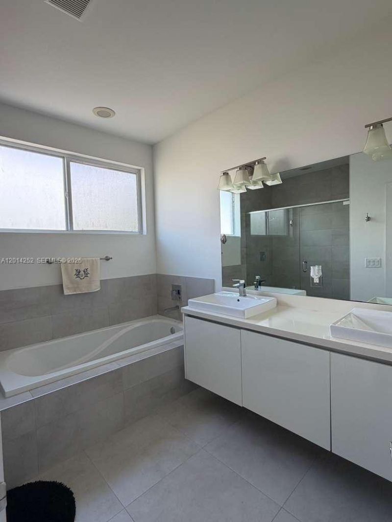 7187 NW 103 Path , Unit 7187, Miami, FL 33178 Photo