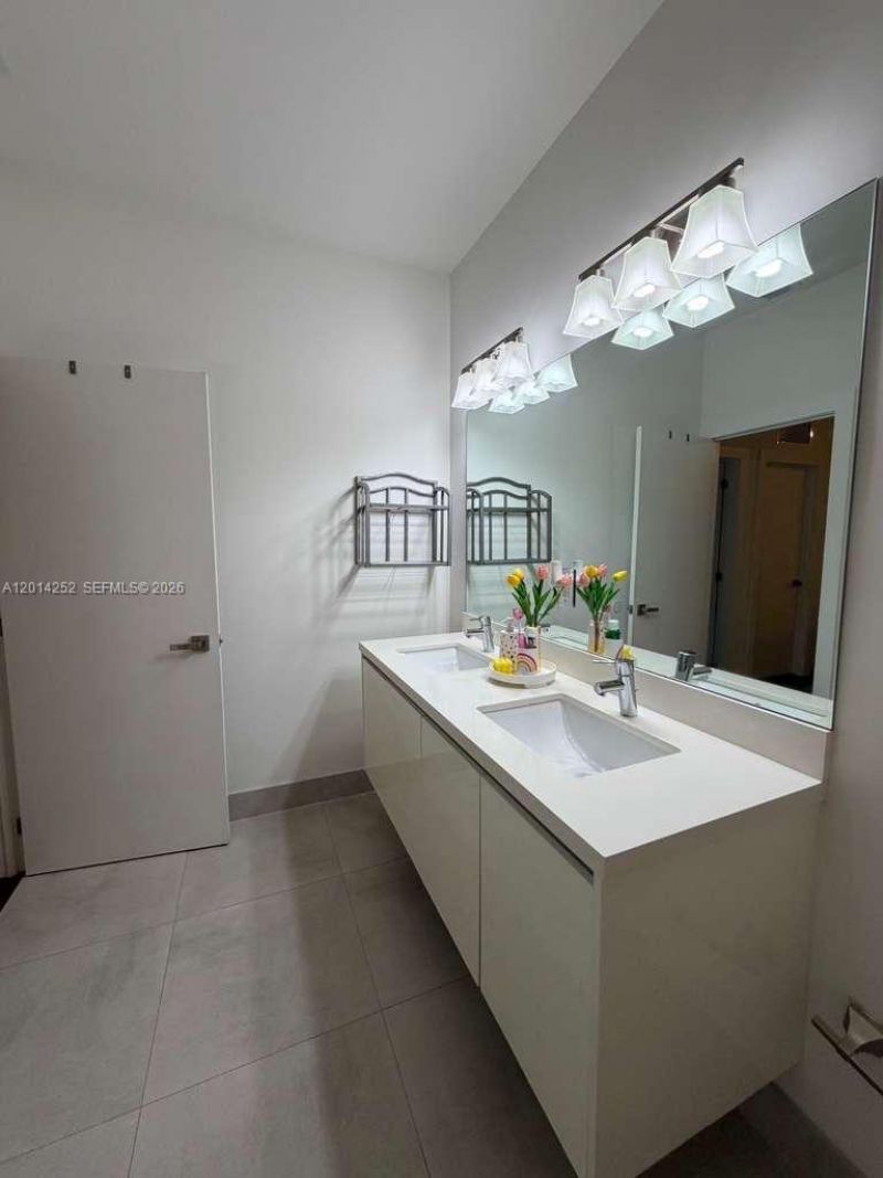 7187 NW 103 Path , Unit 7187, Miami, FL 33178 Photo
