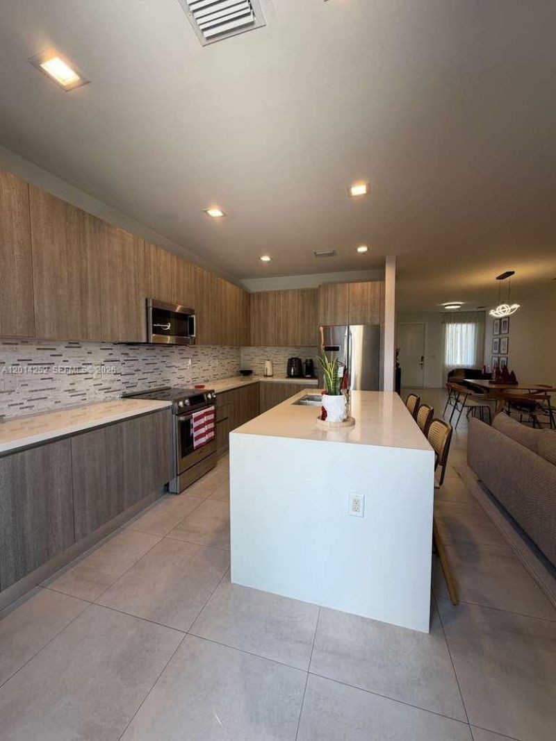 7187 NW 103 Path , Unit 7187, Miami, FL 33178 Photo
