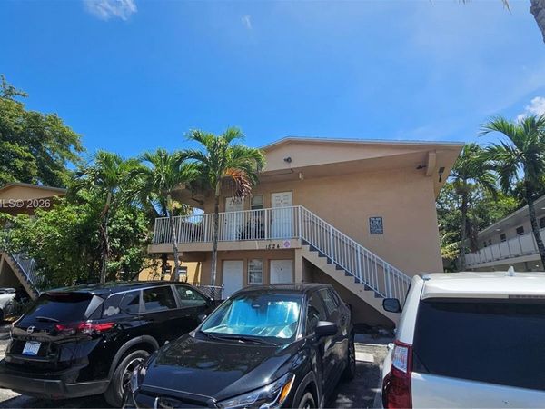 1524 SW 5th Pl , Unit B, Fort Lauderdale, FL 33312