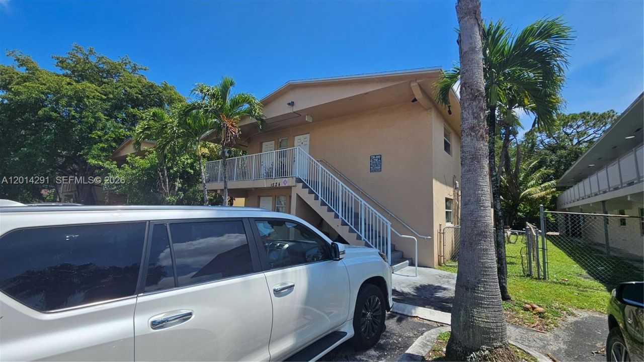 1524 SW 5th Pl , Unit B, Fort Lauderdale, FL 33312 Photo