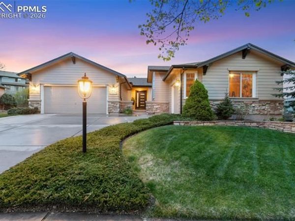 3425 Hollycrest Drive, Colorado Springs, CO 80920