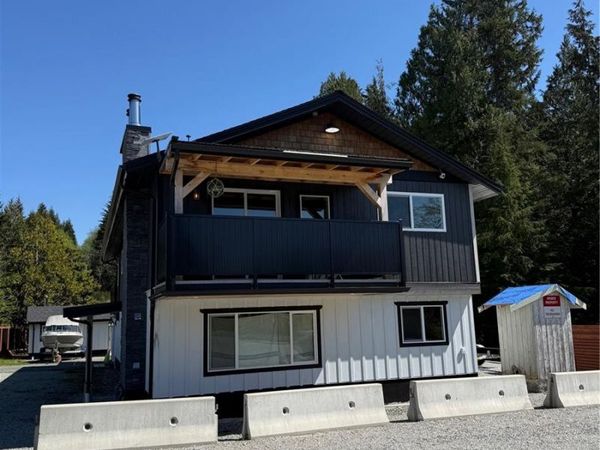 251 Frigate Rd, Bamfield, BC V0R 1B0