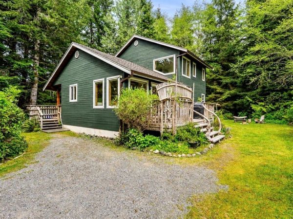 1278 Lynn Rd , Tofino, BC V0R 2Z0