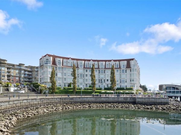 10 Paul Kane Pl, Unit #318, Victoria, BC V9A 7J8