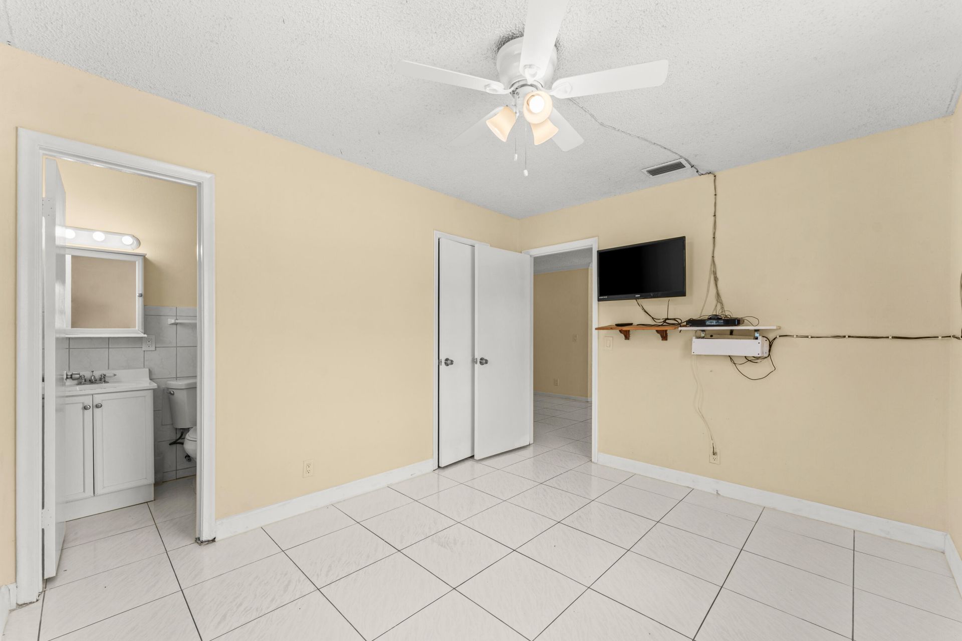 610 SW 10th Court, Deerfield Beach, FL 33441 Photo