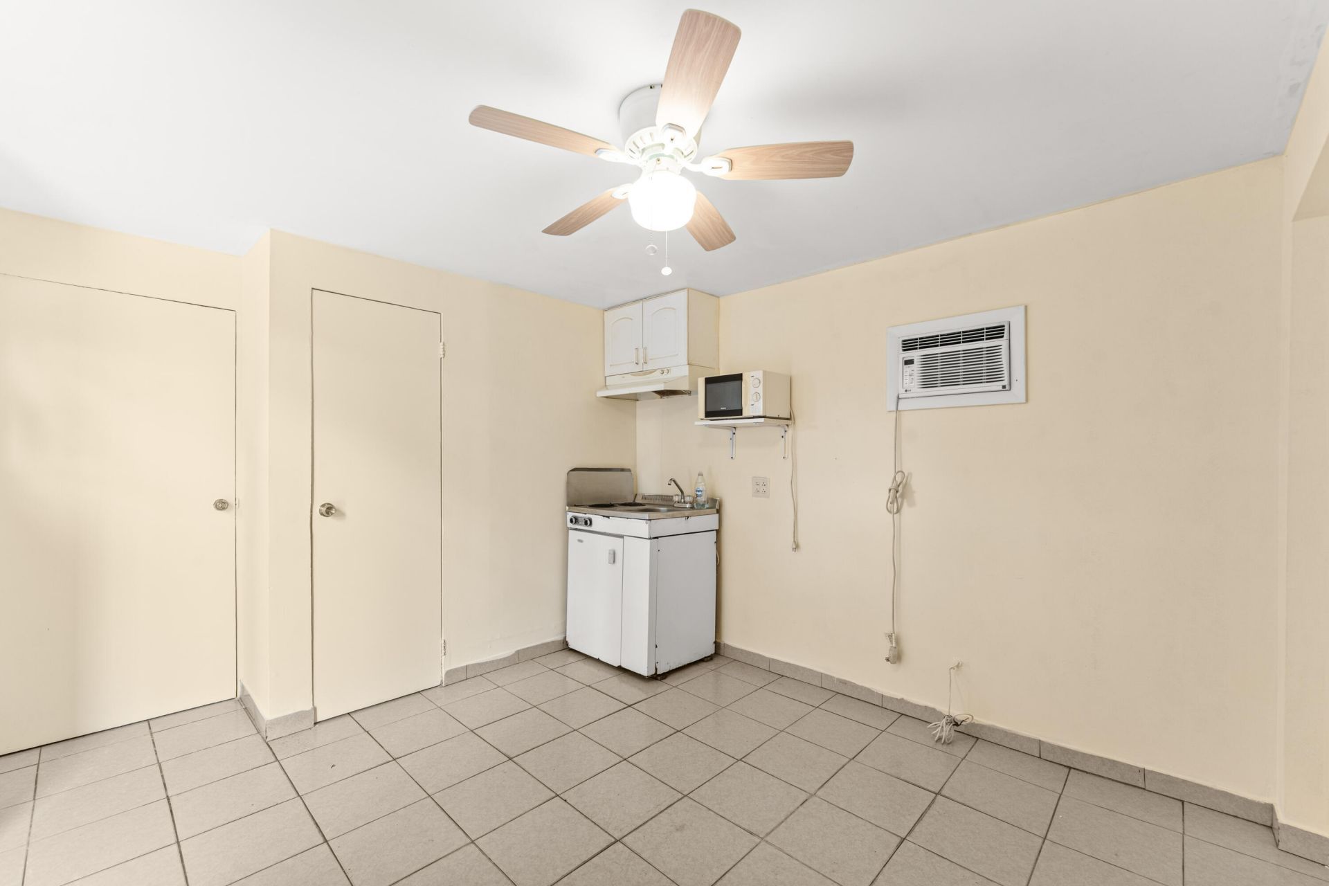 610 SW 10th Court, Deerfield Beach, FL 33441 Photo