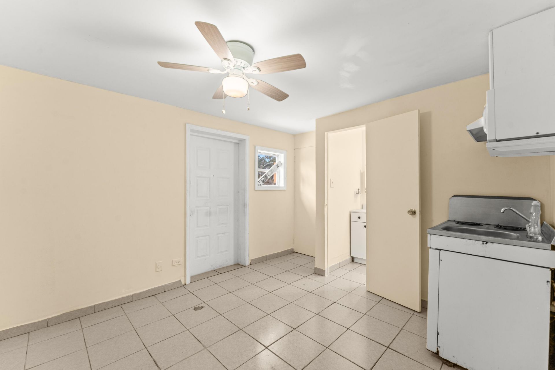610 SW 10th Court, Deerfield Beach, FL 33441 Photo