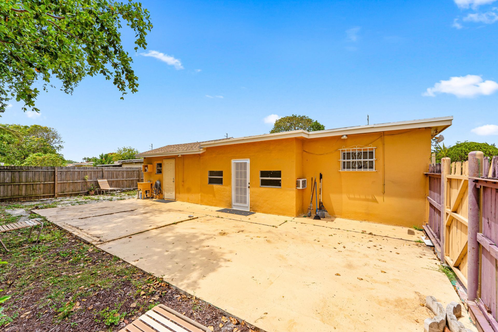 610 SW 10th Court, Deerfield Beach, FL 33441 Photo