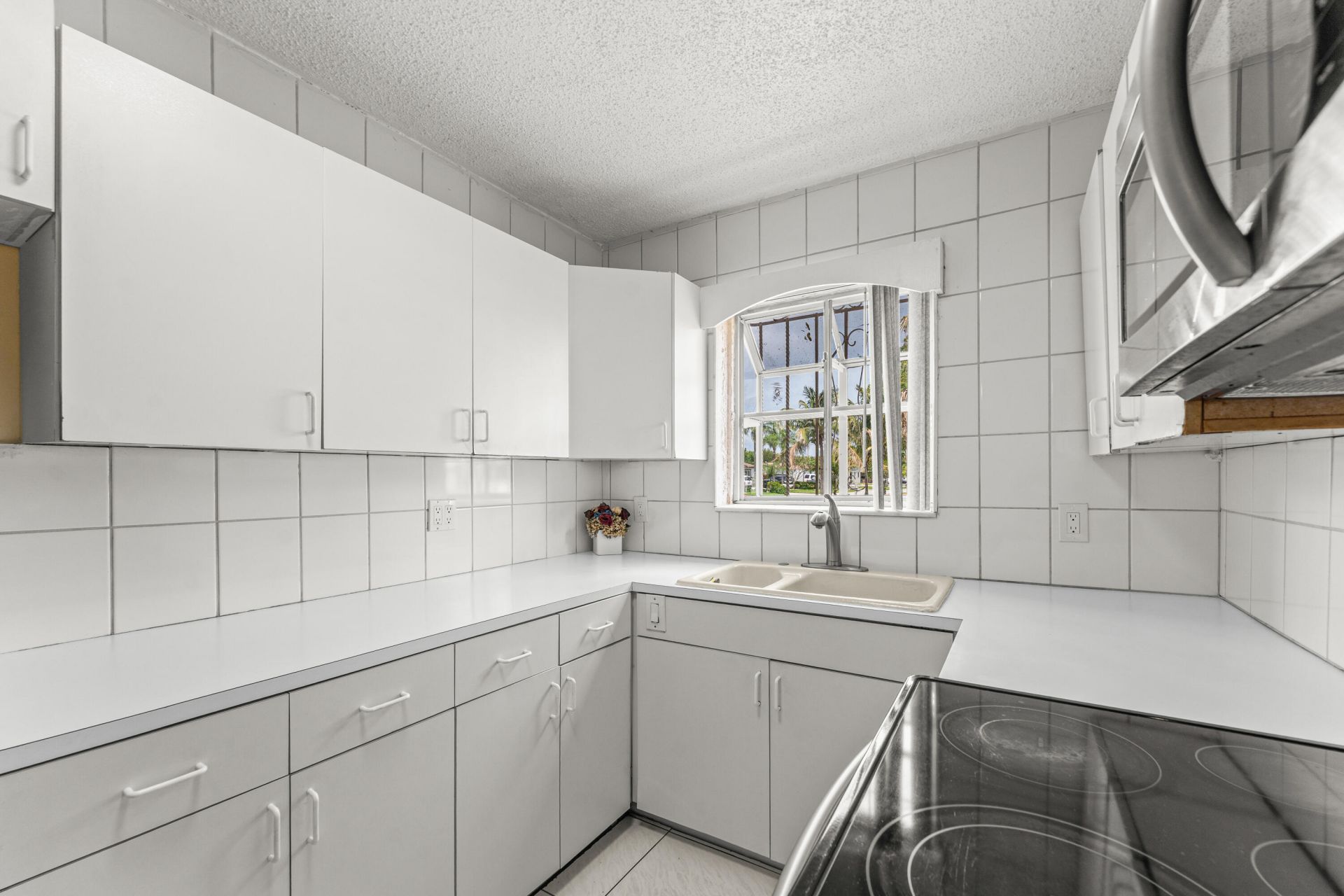 610 SW 10th Court, Deerfield Beach, FL 33441 Photo