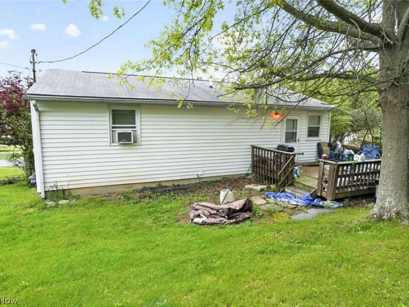 112 Locust Lane, Saint Clairsville, OH 43950 Photo 2