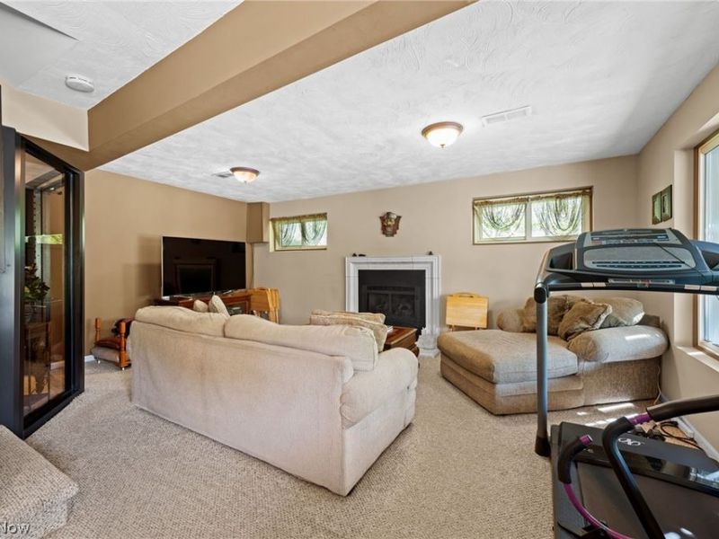 12977 W Pleasant Valley Road, Parma, OH 44130 Photo 14