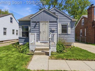 19725 Kingsville Street, Harper Woods, MI 48225