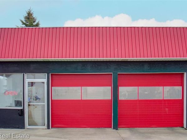 9739 SAGINAW Street, Reese Vlg, MI 48757