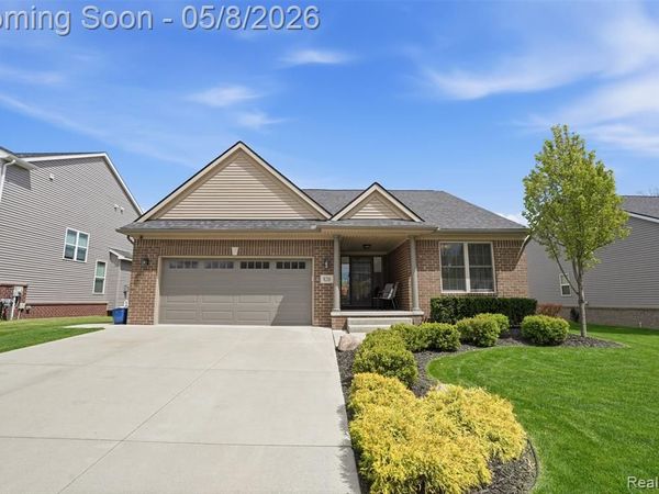 826 Kestrel Court, South Lyon, MI 48178
