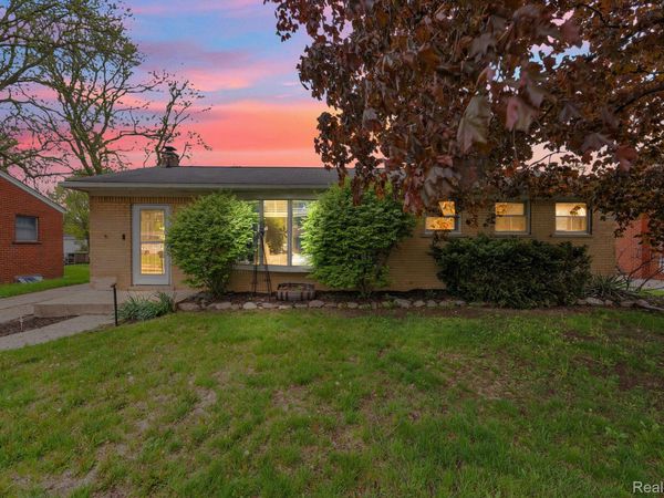 37022 Pinewood Road, Wayne, Mi 48184