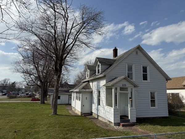 225 Columbia Street , Michigan City, IN 46360