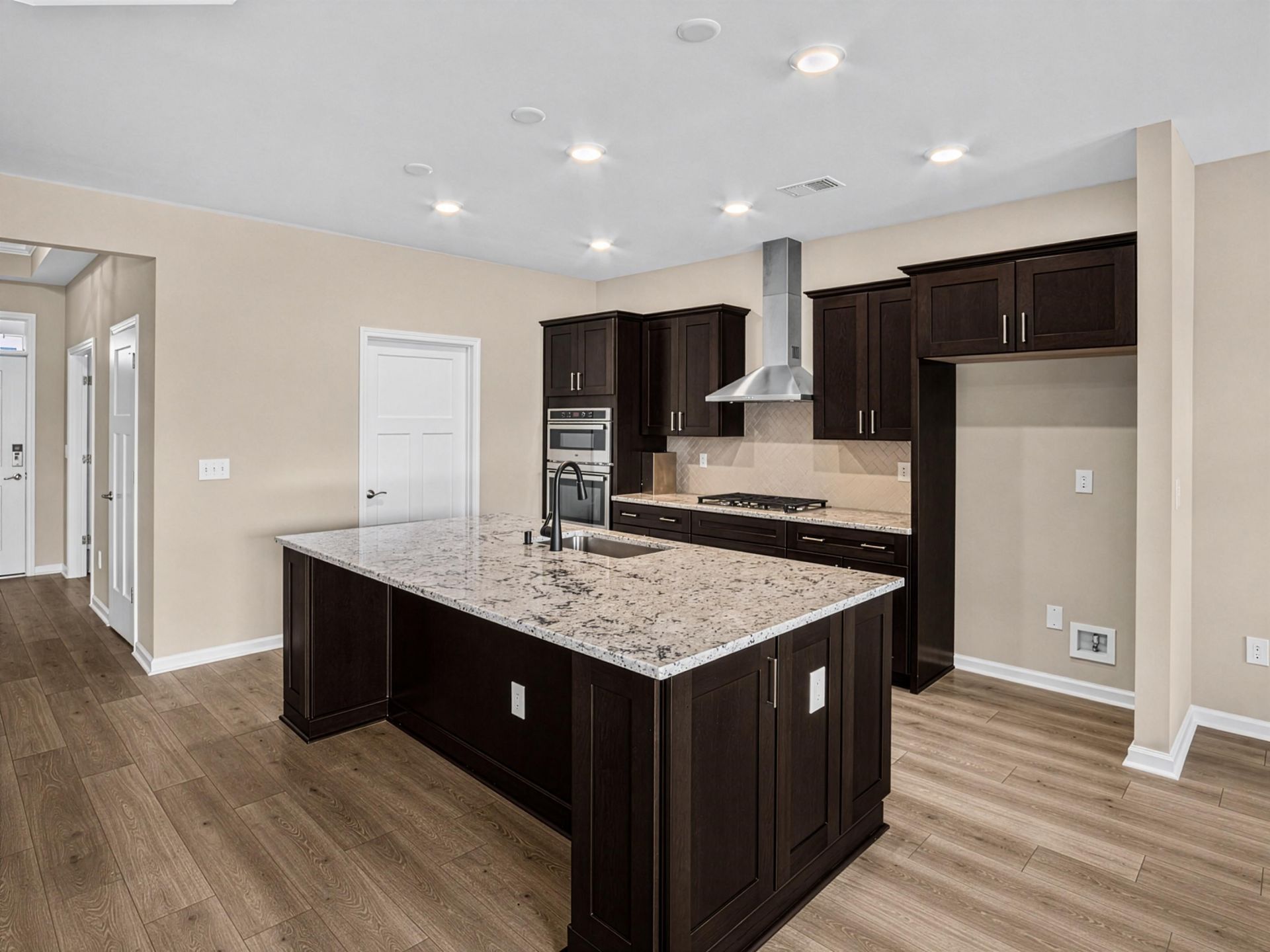 828 Big Cedar Dr. Photo 3