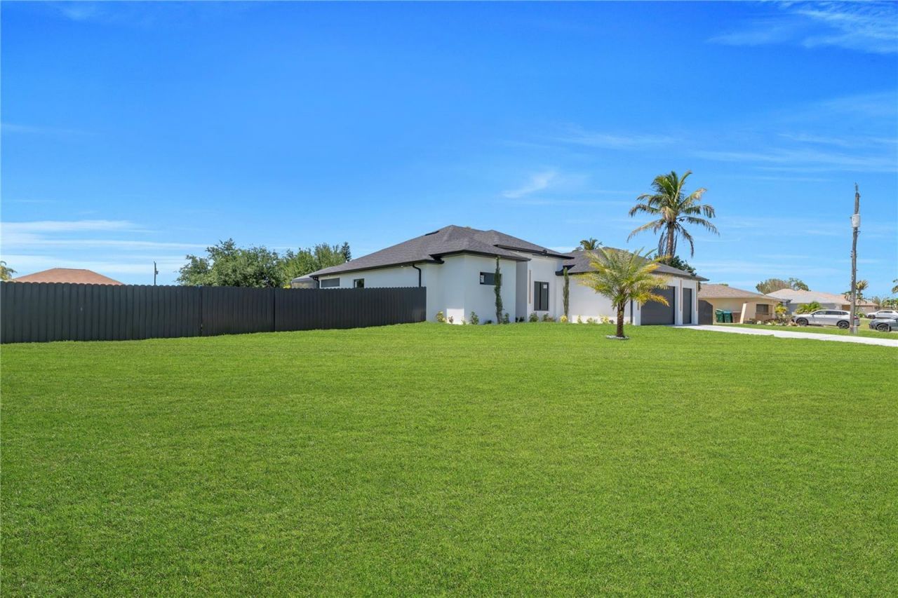 1114 SW 8th Pl , Cape Coral, FL 33991 Photo